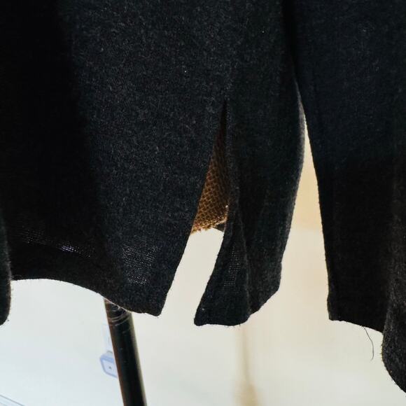 Victoria's Secret Womens Black Gray Loose Fit Long Sleeve Scoop Neck Top Large - Picture 4 of 9